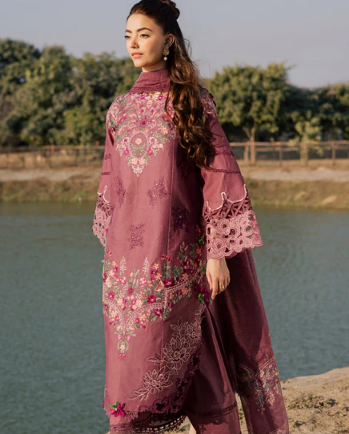 Parishay Summer Queen 26 Volume 02 SQU-03 – Luxury Embroidered Lawn Suit 3PC