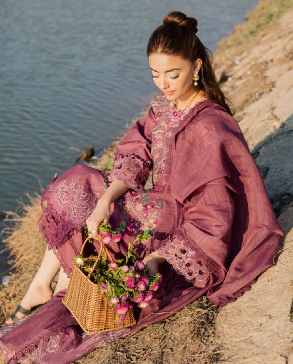 Parishay Summer Queen 26 Volume 02 SQU-03 – Luxury Embroidered Lawn Suit 3PC