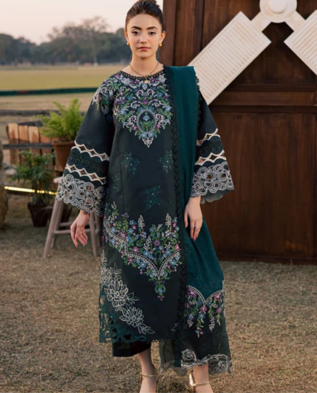Parishay Summer Queen 26 Volume 02 SQU-16 – Luxury Embroidered Lawn Suit 3PC