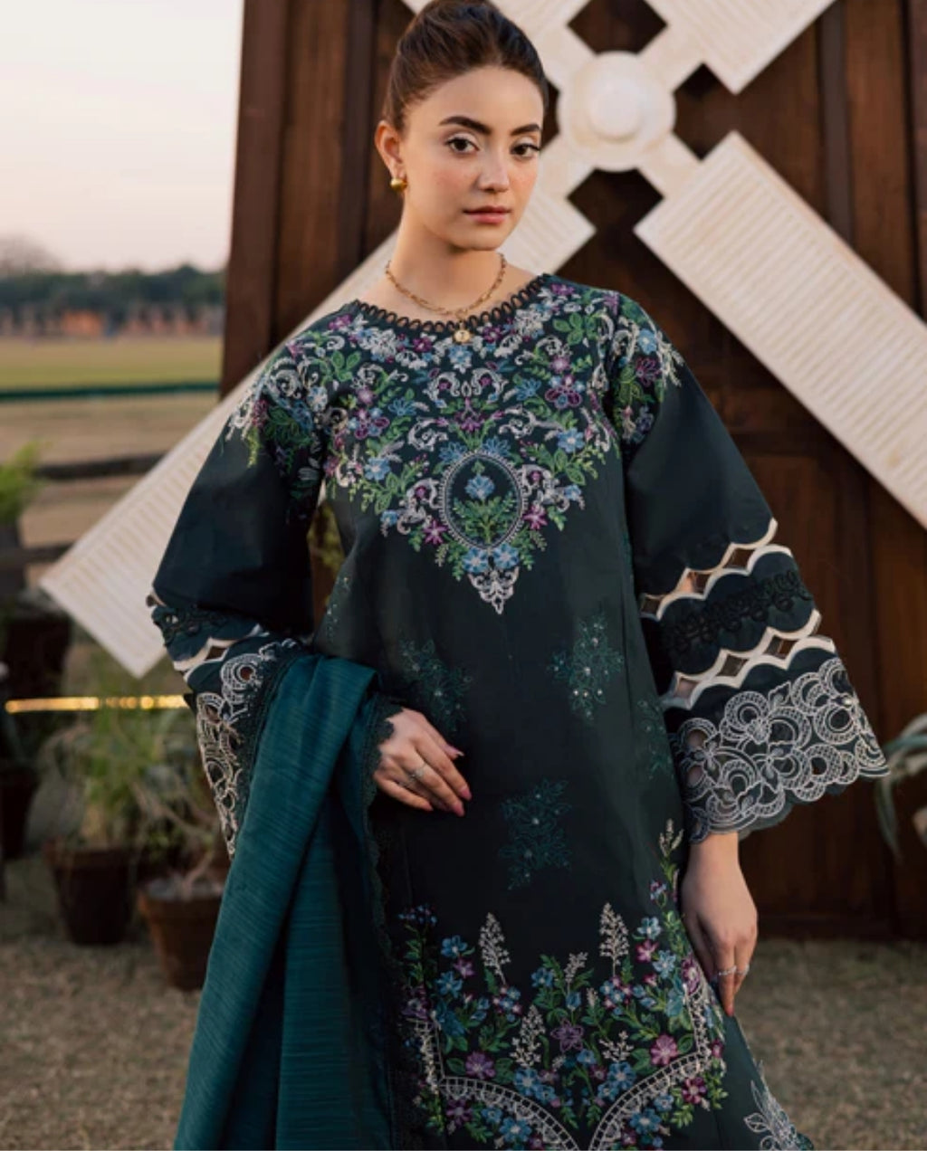 Parishay Summer Queen 26 Volume 02 SQU-16 – Luxury Embroidered Lawn Suit 3PC
