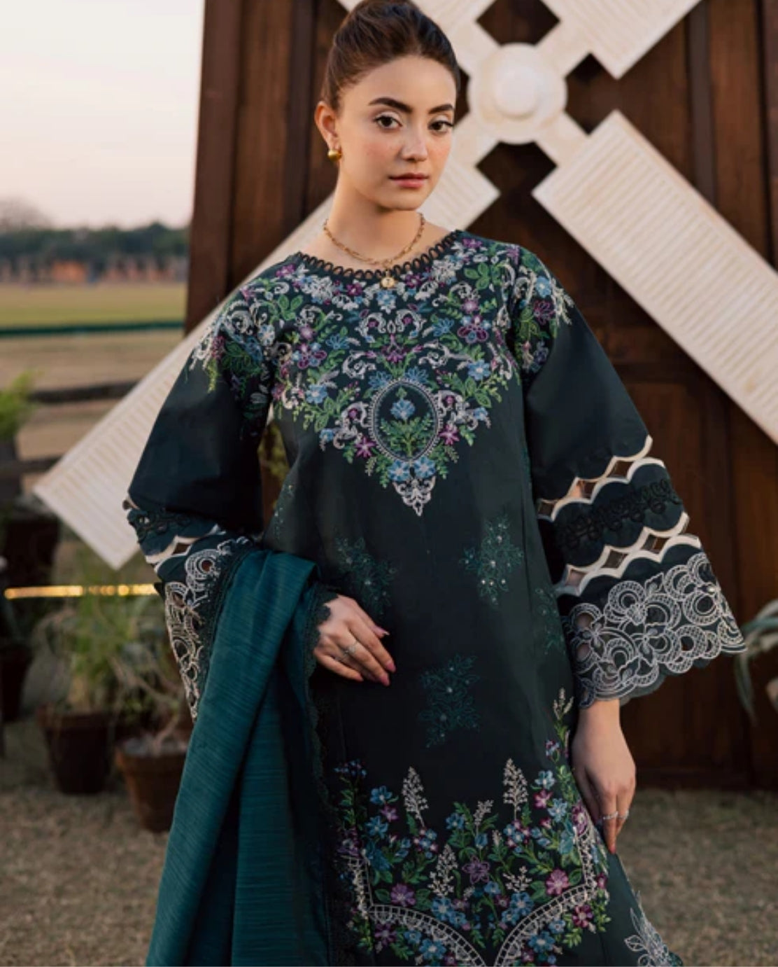 Parishay Summer Queen 26 Volume 02 SQU-16 – Luxury Embroidered Lawn Suit 3PC