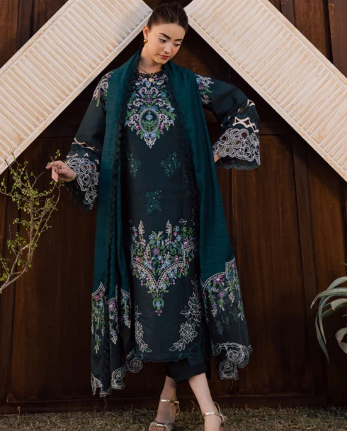 Parishay Summer Queen 26 Volume 02 SQU-16 – Luxury Embroidered Lawn Suit 3PC