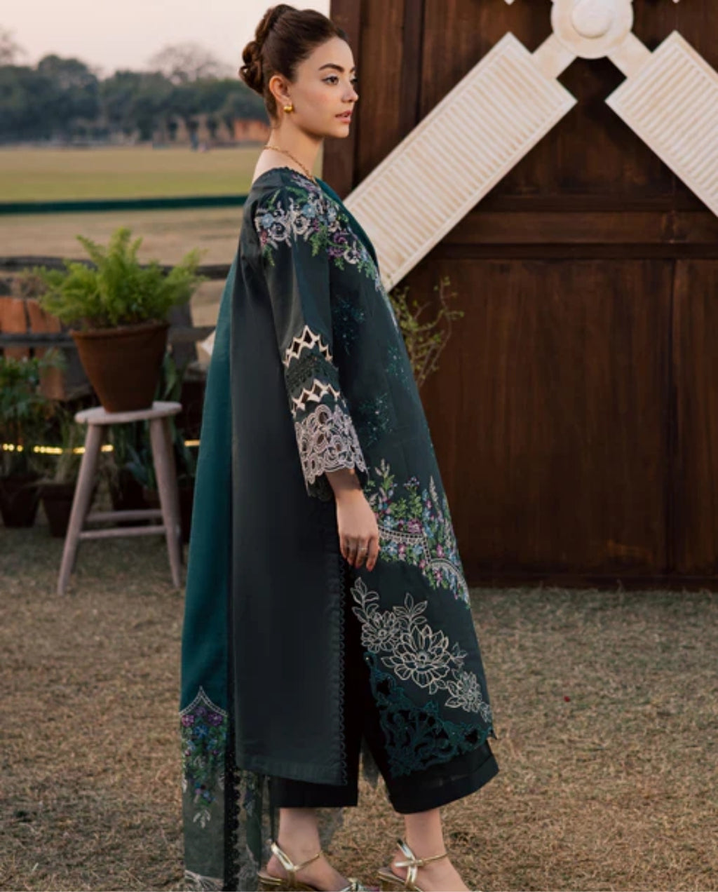 Parishay Summer Queen 26 Volume 02 SQU-16 – Luxury Embroidered Lawn Suit 3PC